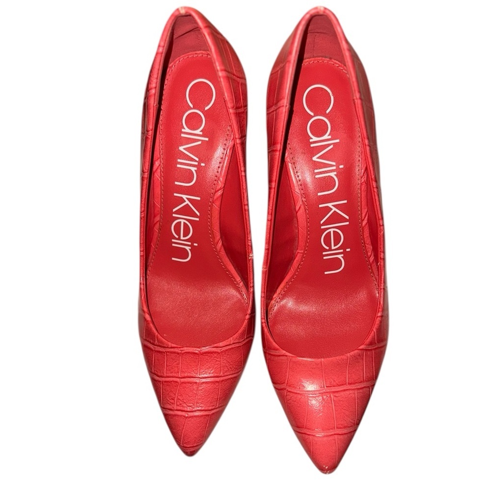 CALVIN KLEIN Gayle Embossed VIP Pumps CORAL
Size 8 - Picture 3 of 8